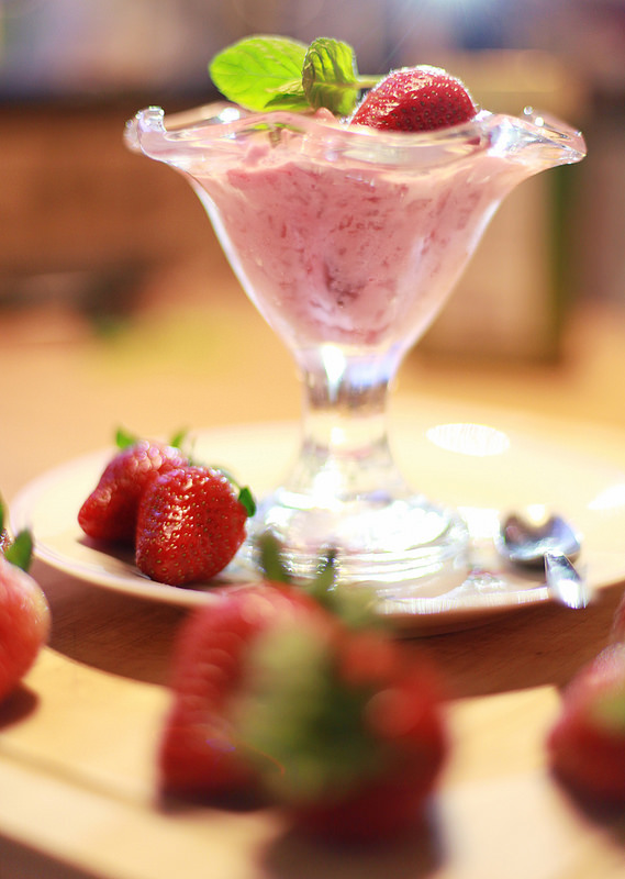 Healthy strawberry mousse