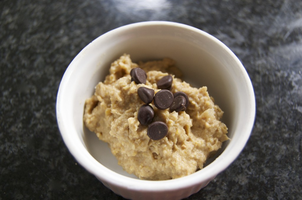 Delicious Chickpea Blondie (healthy!) dip!!
