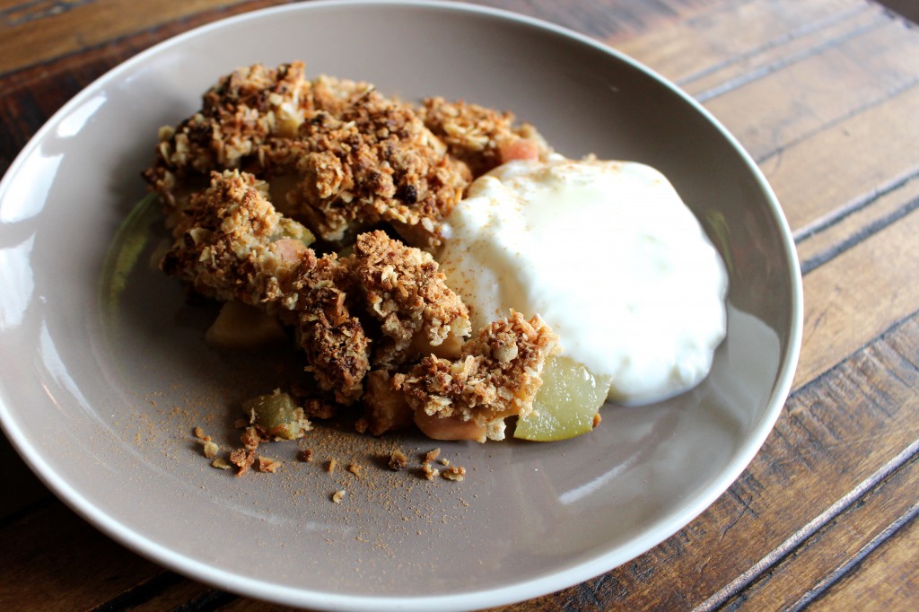 Healthy apple crumble